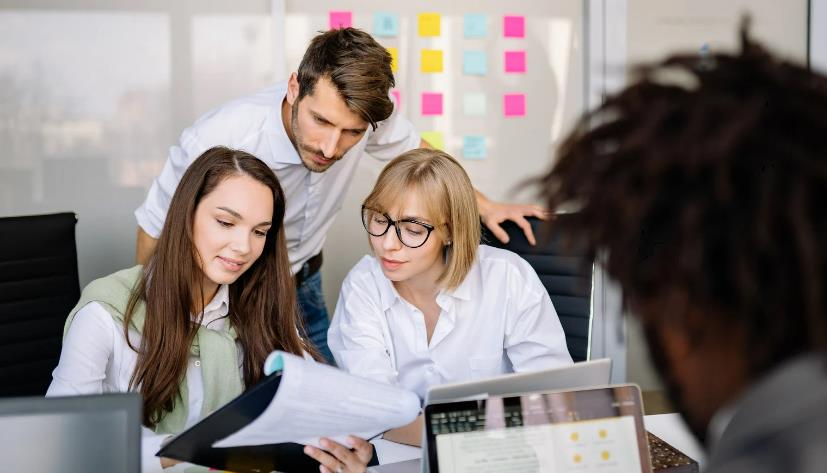 7 Tips for Creating a Happy and Healthy Workplace Culture - Recognize and Reward